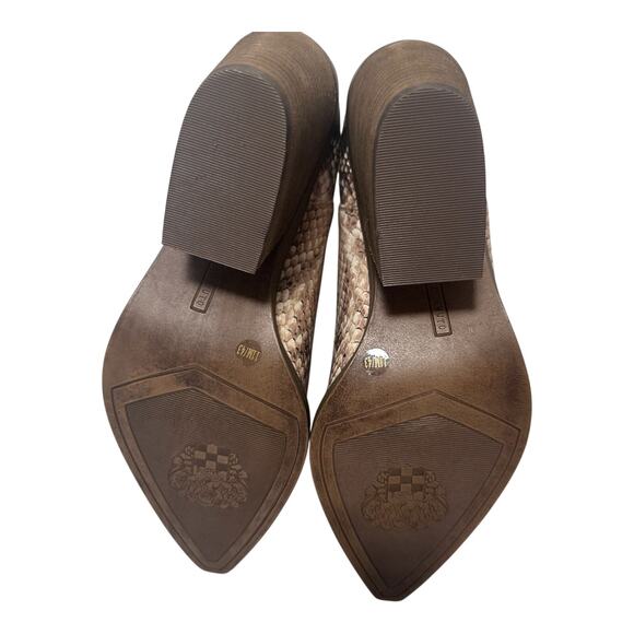 Vince Camuto Gigietta Snake Print Ankle Bootie Back Zip Ta Black Cream Size 11 M - Picture 9 of 10